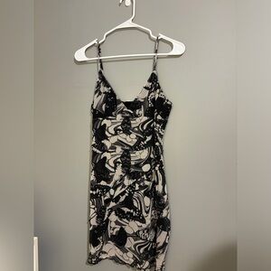 Size M Garage Elegant Black and White Butterfly Print Dress